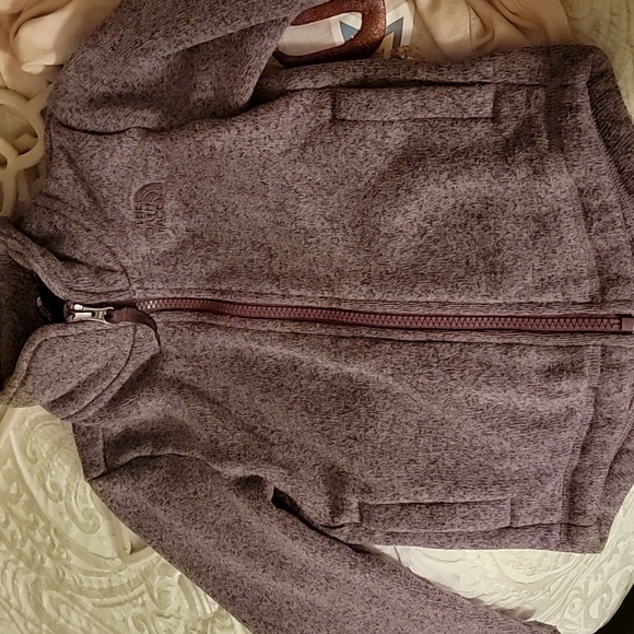 Sweater North face very good Condition size 4kid Nothing wrong or any stains - Picture 6 of 6
